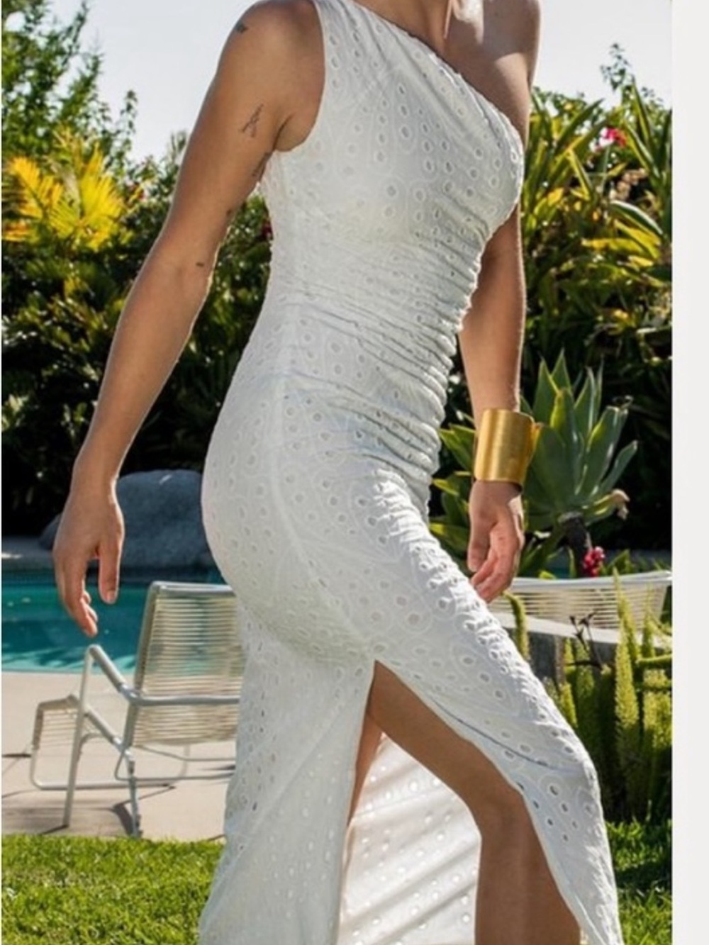 BNWT ZaraElegant One-Shoulder White Eyelet Maxi Dress medium